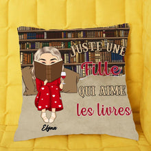 Charger l'image dans la galerie, Juste une fille qui aime les livres Oreiller, Lire des Livres, Une fille chibi Coussin