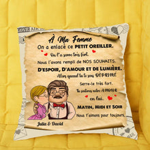 Charger l'image dans la galerie, Oreiller personnalisé À ma Femme, Mon Mari, On a enlacé ce Petit Coussin pour vieux couple