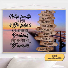 Charger l'image dans la galerie, Jusqu'à 10 noms, Toile à suspendre personnalisée, Toile cadeau, Notre famille un peu de folie beaucoup de bonheur