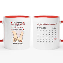 Charger l'image dans la galerie, Date d'anniversaire Mug Calendrier personnalisé, Saint-Valentin Cadeaux pour couple, Couple main dans la main