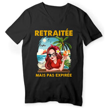 Charger l'image dans la galerie, Retraite T-shirt personnalisé, Fête des mères pour maman, grand-mère, Plage, été, Retraitée mais pas expirée