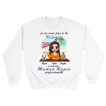 Charger l'image dans la galerie, Retraite T-shirt personnalisé, Fête des mères Cadeaux pour maman lapin, Plage, été, je ne suis pas à la retraite