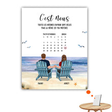 Charger l'image dans la galerie, Date d'anniversaire Poster premium encadré en bois personnalisée, Saint-Valentin Cadeau couple, Couple assis sur la plage