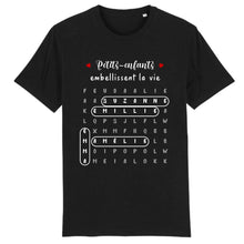 Charger l'image dans la galerie, Mots mêlés T-shirt personnalisé noms, cadeau grand-père grand-mère, Petits-enfants embellissent la vie