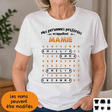 Charger l'image dans la galerie, Mots mêlés T-shirt personnalisé noms, Tasse cadeau grand-père grand-mère, Mes personnes préférées m'appellent