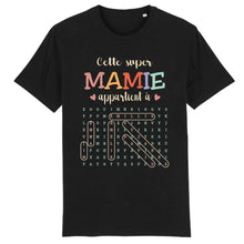 Charger l'image dans la galerie, Mots mêlés T-shirt Col V personnalisé petits-enfants noms, cadeau grand-mère, mamie, maman, Cette super mamie appartient à