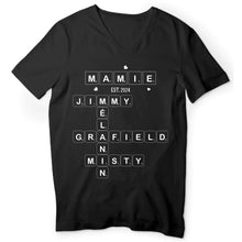 Charger l'image dans la galerie, T-Shirt Mots Croisés Personnalisé avec Prénoms – Cadeau Mamie, Papy, Design Artistique Est.