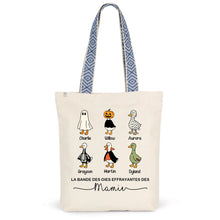 Charger l'image dans la galerie, T-Shirt Personnalisé L'Équipe des Petites Oies de Mamie – Cadeau Halloween pour Grand-Mère et Petits-Enfants