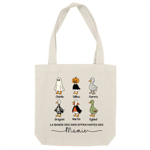 Charger l'image dans la galerie, T-Shirt Personnalisé L'Équipe des Petites Oies de Mamie – Cadeau Halloween pour Grand-Mère et Petits-Enfants
