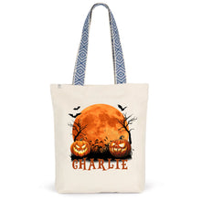 Charger l'image dans la galerie, T-Shirt Halloween Personnalisé avec Photo et Prénom sous la Lune – Chien, Chat ou Lapin, Cadeau Papa et Maman
