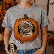 Charger l'image dans la galerie, T-Shirt Halloween Personnalisé avec Photo et Prénom Citrouille – Chien, Chat ou Lapin, Cadeau Papa et Maman