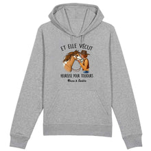 Charger l'image dans la galerie, Sweat à capuche personnalisé cheval, Sweat à capuche cheval, maman cheval, Et elle vécut heureuse pour toujours
