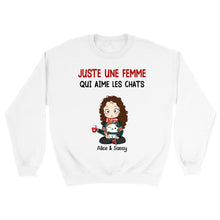 Charger l'image dans la galerie, Jusqu'à 9 chats, Pull chat personnalisé, cadeaux de noël pour maman chat, juste une fille qui aime les chats