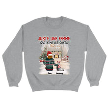 Charger l'image dans la galerie, Jusqu'à 10 Chats, Pull personnalisé chat, Sweat à col rond pour Noël, Juste une femme qui aime les chats