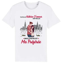 Charger l'image dans la galerie, T-shirt Couple étreindre, toutes les histoires d'amour sont belles mais la nôtre est ma préférée