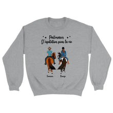 Charger l'image dans la galerie, Jusqu'à 3 personnes, Sweat à capuche personnalisé cheval, Sweat à capuche cheval, Partenaires d'équitation pour la vie
