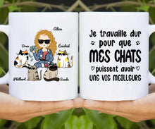 Charger l'image dans la galerie, Jusqu'à 4 chats, mug chat personnalisé, tasse maman chat, Je travaille dur pour que mon chat puisse avoir une vie meilleure