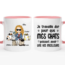 Charger l'image dans la galerie, Jusqu'à 4 chats, mug chat personnalisé, tasse maman chat, Je travaille dur pour que mon chat puisse avoir une vie meilleure