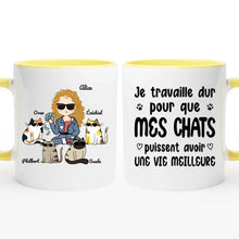 Charger l'image dans la galerie, Jusqu'à 4 chats, mug chat personnalisé, tasse maman chat, Je travaille dur pour que mon chat puisse avoir une vie meilleure