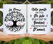 Charger l'image dans la galerie, Jusqu'à 8 prénoms, Mug Personnalisé - Notre Famille Un Peu De Folie, Beaucoup De Bonheur