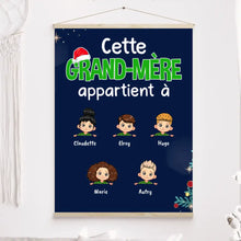 Charger l&#39;image dans la galerie, Jusqu&#39;à 12 enfants, Toile à suspendre personnalisée, Toile Noël cadeau pour Grand-mère, cette mamie appartient à
