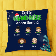 Charger l'image dans la galerie, Jusqu'à 12 enfants, Oreiller personnalisée, Canapé Coussin Noël cadeau pour Grand-mère, cette mamie appartient à
