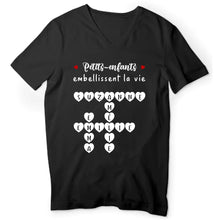 Charger l&#39;image dans la galerie, Petits-enfants Mots croisés, T-shirt personnalisé grand-père grand-mère, Petits-enfants embellissent la vie
