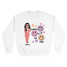 Charger l&#39;image dans la galerie, Professeure Sweat-shirt personnalisée, Cadeaux pour la fête des enseignants, Heureuse de voir ton visage
