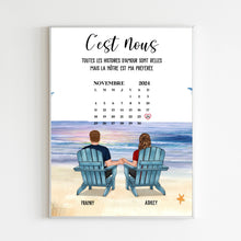 Charger l&#39;image dans la galerie, Date d&#39;anniversaire Toile personnalisée, Saint-Valentin Cadeau couple, Couple assis sur la plage
