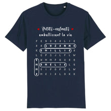 Charger l'image dans la galerie, Mots mêlés T-shirt personnalisé noms, cadeau grand-père grand-mère, Petits-enfants embellissent la vie

