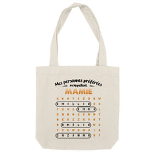Charger l'image dans la galerie, Mots mêlés T-shirt personnalisé noms, Tasse cadeau grand-père grand-mère, Mes personnes préférées m'appellent
