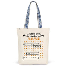 Charger l'image dans la galerie, Mots mêlés T-shirt personnalisé noms, Tasse cadeau grand-père grand-mère, Mes personnes préférées m'appellent
