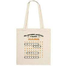 Charger l'image dans la galerie, Mots mêlés T-shirt personnalisé noms, Tasse cadeau grand-père grand-mère, Mes personnes préférées m'appellent
