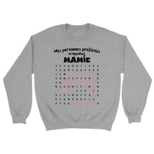 Charger l'image dans la galerie, Mots mêlés Sweatshirt personnalisé noms, cadeau grand-mère Maman mamie, Mes personnes préférées m'appellent
