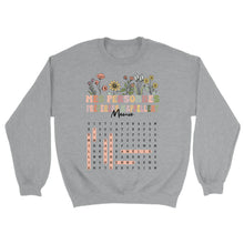 Charger l'image dans la galerie, Mots mêlés T-shirt Col V personnalisé noms, Vêtements cadeau grand-mère Maman mamie, Mes personnes préférées m'appellent
