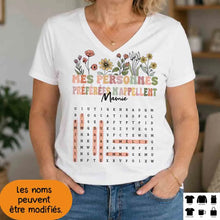 Charger l'image dans la galerie, Mots mêlés T-shirt Col V personnalisé noms, Vêtements cadeau grand-mère Maman mamie, Mes personnes préférées m'appellent

