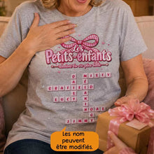 Charger l'image dans la galerie, Mots croisés personnalisés avec prénoms, T-shirt cadeau pour mamie, grand-mère, fête des mères, Les petits-enfants rendent la vie plus belle
