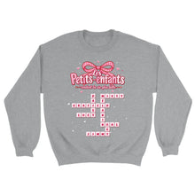 Charger l'image dans la galerie, Mots croisés personnalisés avec prénoms, T-shirt cadeau pour mamie, grand-mère, fête des mères, Les petits-enfants rendent la vie plus belle
