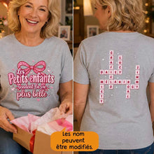 Charger l'image dans la galerie, Mots croisés personnalisés avec prénoms, T-shirt cadeau pour mamie, grand-mère, fête des mères, Preppy petits-enfants rendent la vie plus belle
