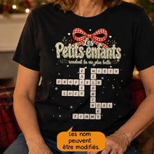 Charger l'image dans la galerie, Mots croisés personnalisés avec prénoms, T-shirt cadeau pour mamie, Noël Coquette Florale petits-enfants rendent la vie plus belle
