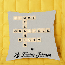 Charger l'image dans la galerie, Coussin Mots Croisés Personnalisée avec Prénoms et Nom de Famille –  Oreiller Cadeau Famille Personnalisé
