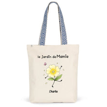 Charger l'image dans la galerie, T-Shirt Personnalisé Jardin de Mamie avec Fleur de Naissance – Cadeau pour Grand-Mère, Maman ou Tata
