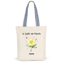 Charger l'image dans la galerie, T-Shirt Personnalisé Jardin de Mamie avec Fleur de Naissance – Cadeau pour Grand-Mère, Maman ou Tata
