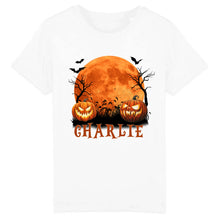Charger l'image dans la galerie, T-Shirt Halloween Personnalisé avec Photo et Prénom sous la Lune – Chien, Chat ou Lapin, Cadeau Papa et Maman
