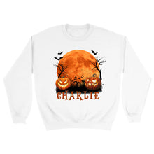 Charger l'image dans la galerie, T-Shirt Halloween Personnalisé avec Photo et Prénom sous la Lune – Chien, Chat ou Lapin, Cadeau Papa et Maman
